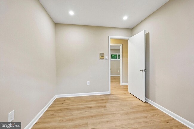 Building Photo - 7200 Vellex Ln