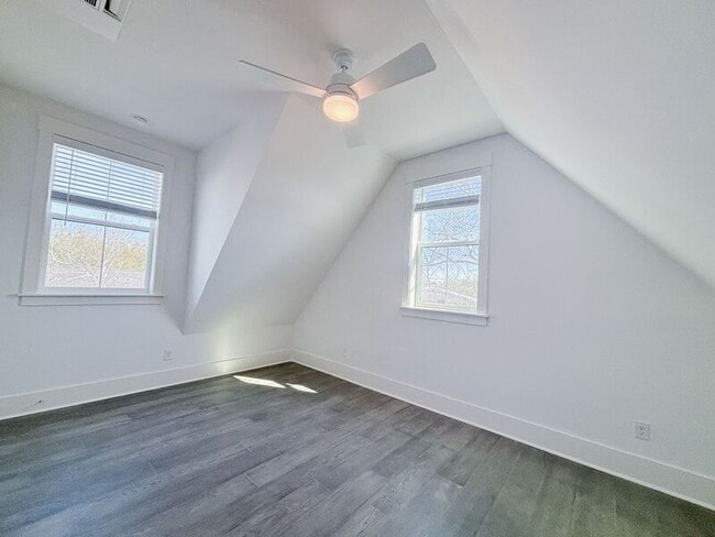 Building Photo - 16 Nats Ct