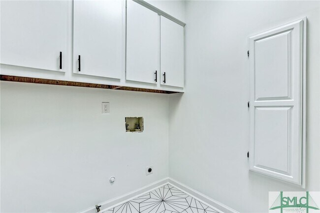 Building Photo - 10 Sparkleberry Ln