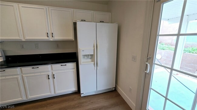 Building Photo - 9633 Boylagh Ave