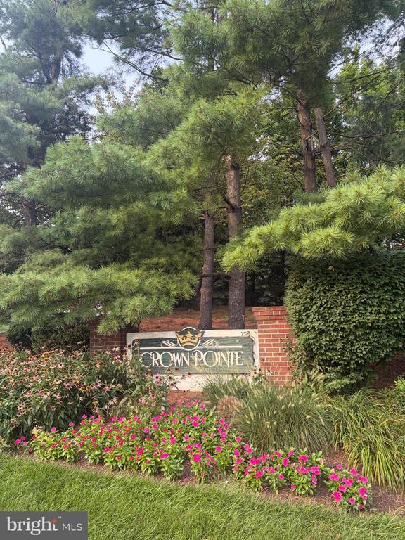 Building Photo - 502 Diamond Dr