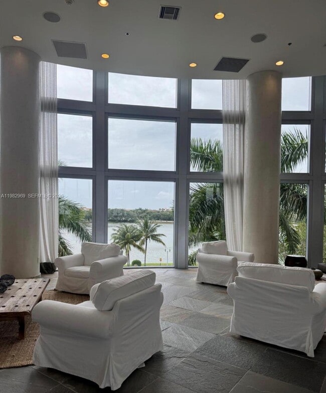 Building Photo - 2641 N Flamingo Rd