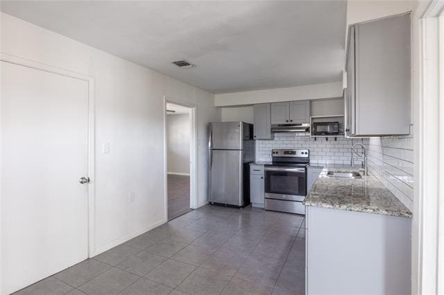 Building Photo - 611 Crestview Dr