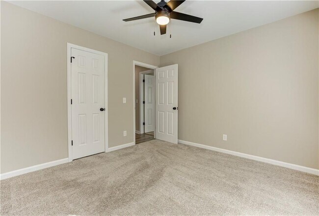 Building Photo - 637 Wedgewood Dr