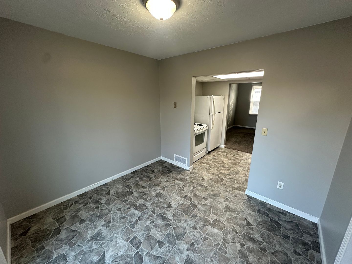 Building Photo - 1572 Elizabeth St