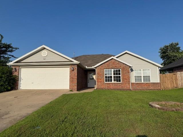 Building Photo - 907 SW Navajo Dr