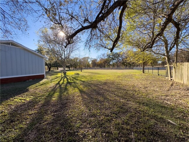 Building Photo - 1754 Peach Creek Rd