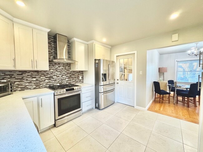 Building Photo - 2536 W Ave 130th