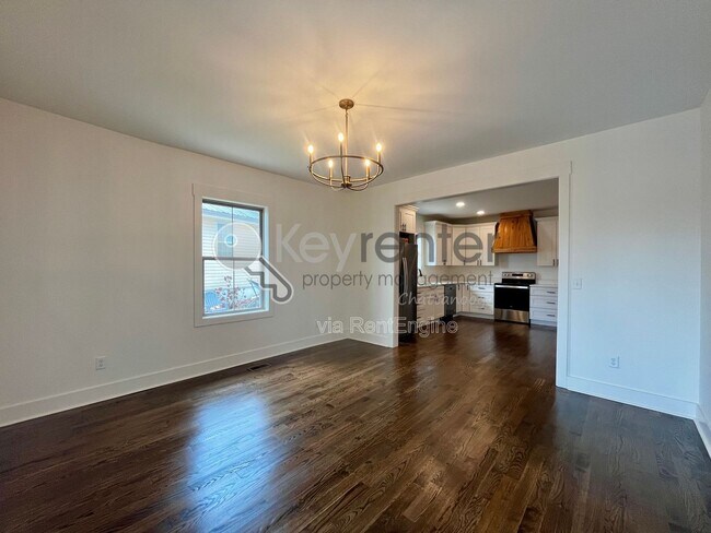 Building Photo - 3571 Crompton St