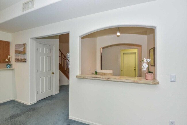 Building Photo - 5413 W Fallen Leaf Ln