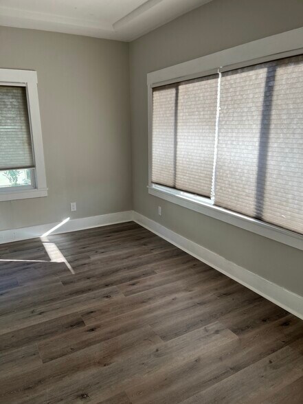 Building Photo - 524 25th St