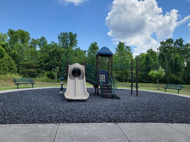 Building Photo - 2 Bedroom Townhome in Goodletsville