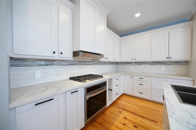 Building Photo - 1102 Bingham St