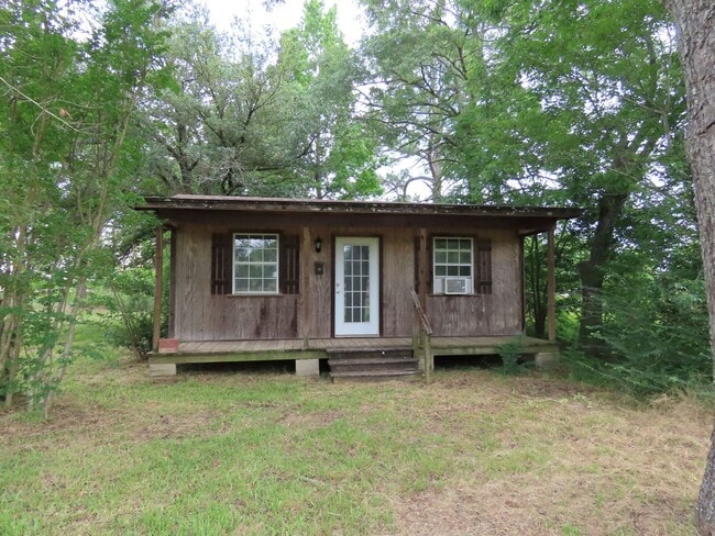 Building Photo - Charming 1 Bedroom, 1 Bath House w/Worksho...