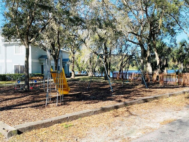 Building Photo - 4127 Dolphin Dr