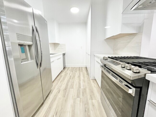 Building Photo - 634 Flower Ave Venice, CA 90291