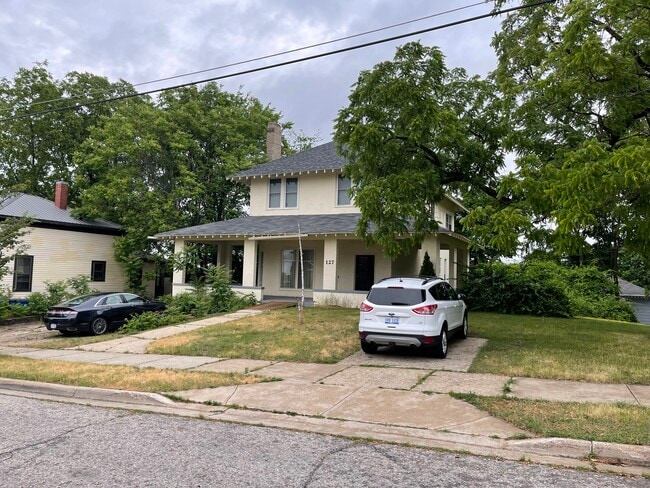Building Photo - 127 Spruce St