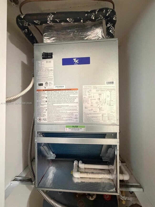 Building Photo - 2740 SW 28th Terrace