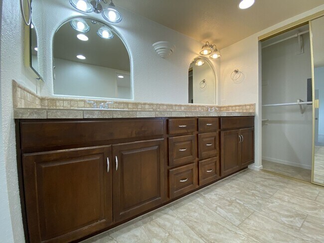 Building Photo - Spacious Home in La Costa with Nice View!!