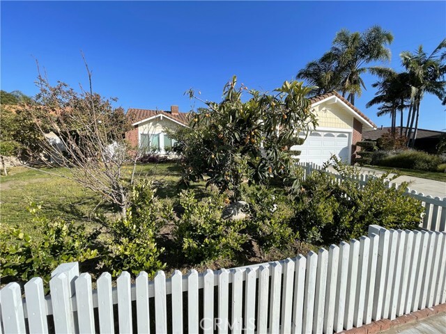 Building Photo - 916 Clear Creek Canyon Dr