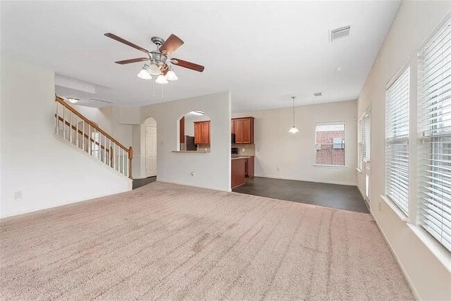 Building Photo - 10039 Noisy Waters Dr