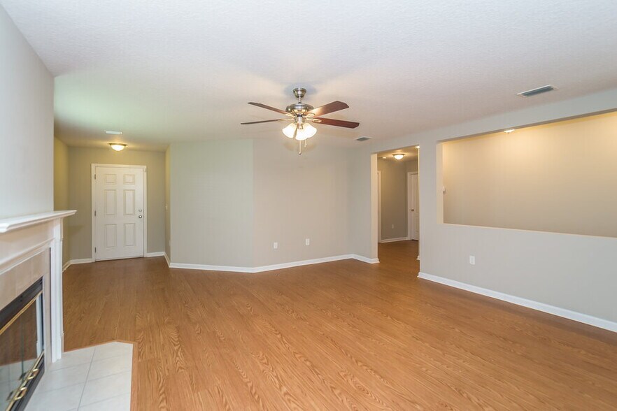 Building Photo - 1071 Collinswood Dr W