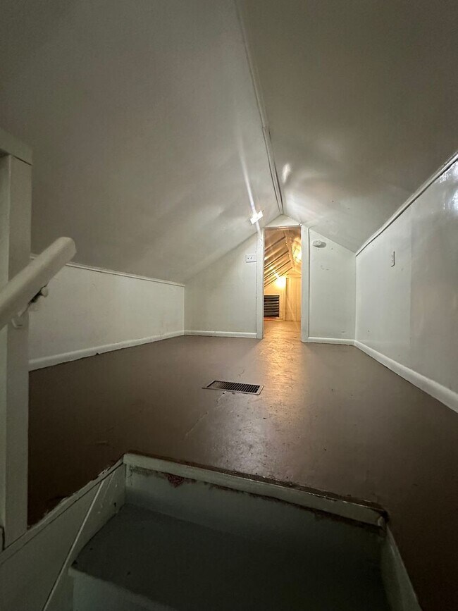Building Photo - 3607 E 61st St