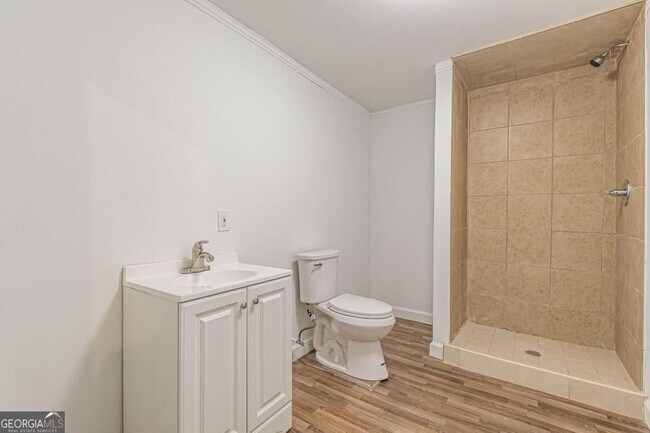 Building Photo - 1410 Eastland Rd SE