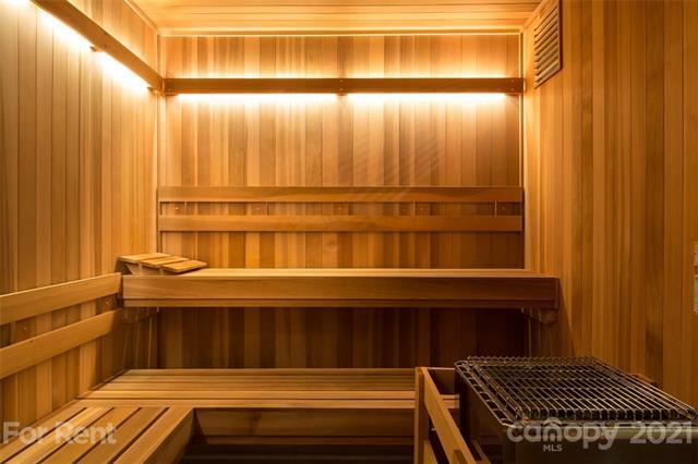 Building Photo - 9921 Holly Center Dr