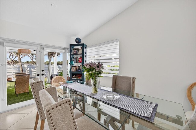 Building Photo - 14610 SW 145th Pl