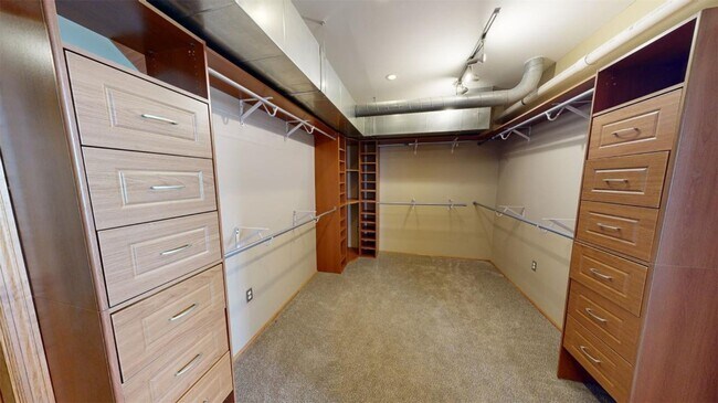 Building Photo - 1635 Washington Ave