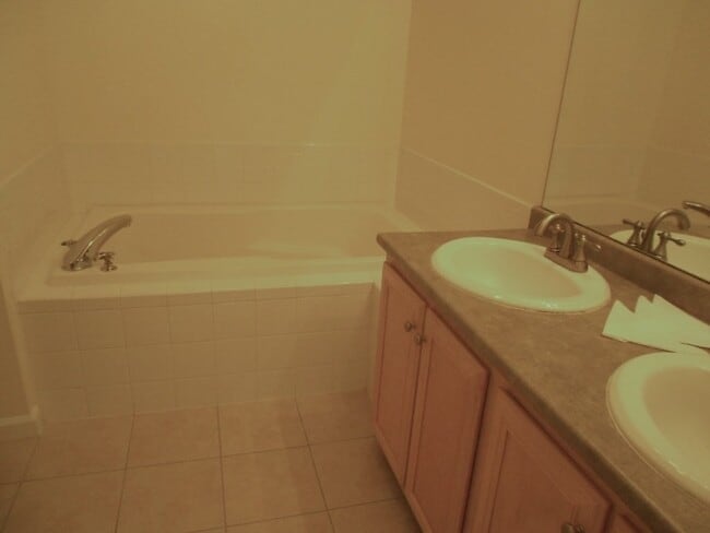 Building Photo - 141 Lordvale Blvd