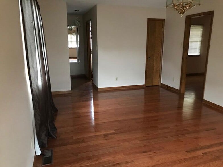Bedroom - 157 Hibbard St