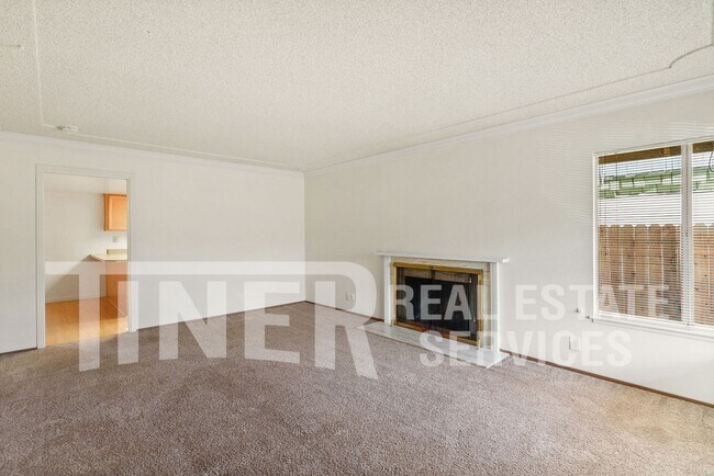 Building Photo - 917 Bell St