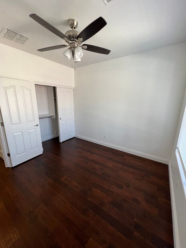 Building Photo - AVAILABLE NOW IN SEVILLE, GILBERT!!!