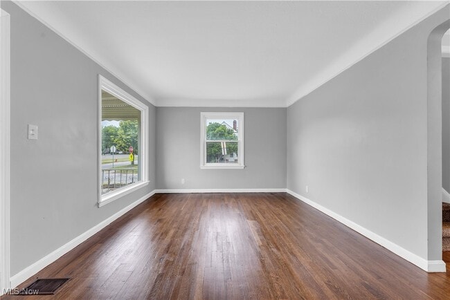 Building Photo - 22750 Tracy Ave