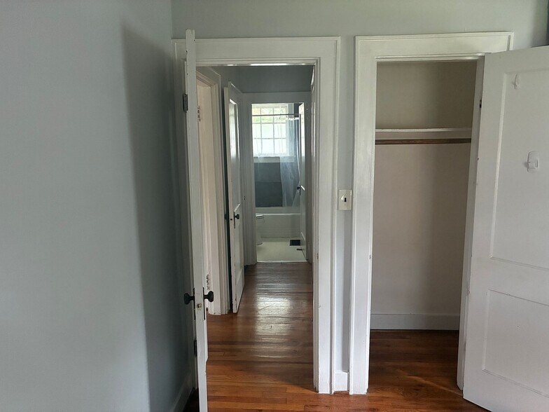 Building Photo - 360 Glenrose Ave