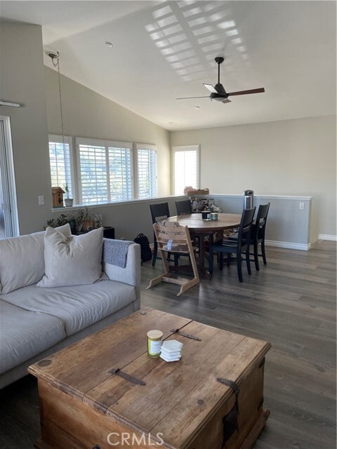 Primary Photo - 3404 E Lambeth Ct