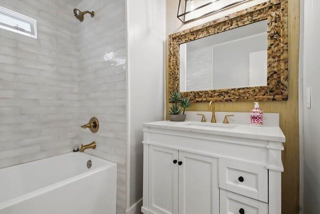 Building Photo - Highly Desirable Double Wide 55+ Home in R...