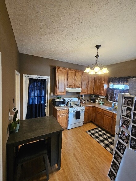 Building Photo - 307 W Clem St