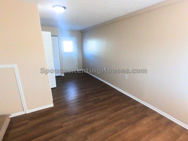 Building Photo - 909 S Lebanon St