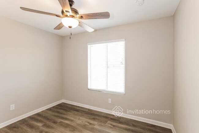 Building Photo - 4558 W Onyx Ave