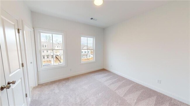 Building Photo - 141 Basil St
