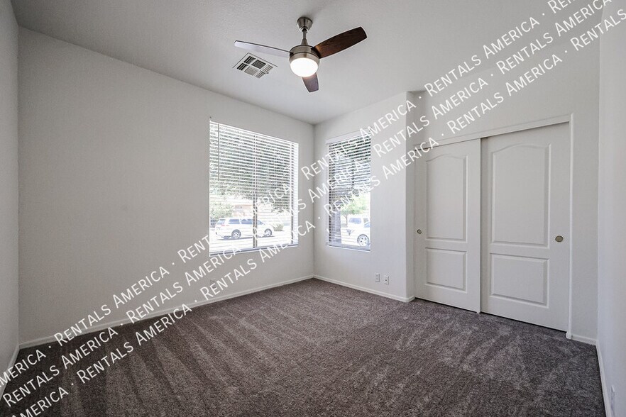 Building Photo - 263 N Kimberlee Way
