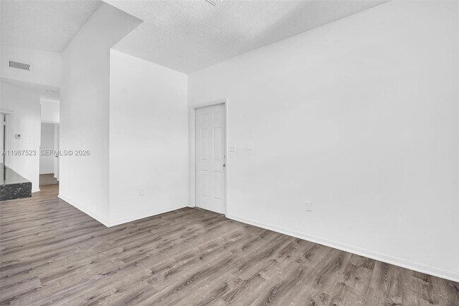 Building Photo - 1701 NW 96th Terrace