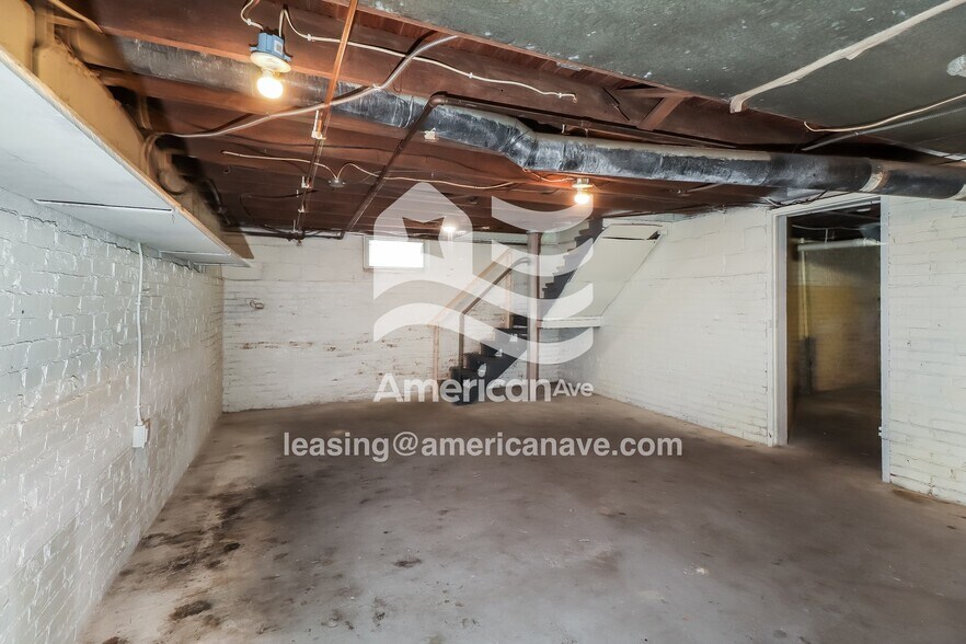 Building Photo - 619 W Cleveland Ave