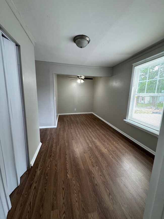 Building Photo - Cute & Comfortable Living in the Lookout Mountain Foothills with quick access to Chattanooga