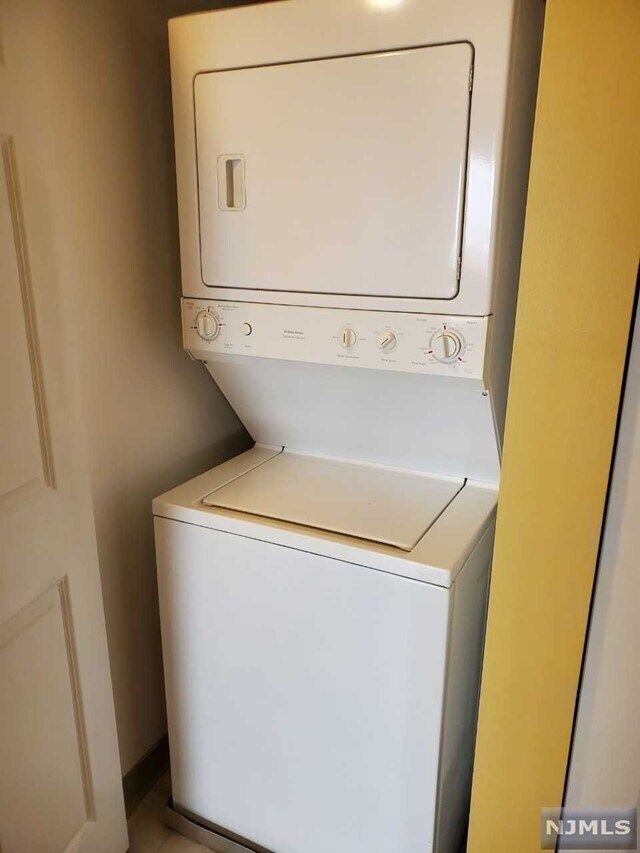 Building Photo - 100 Old Palisade Rd