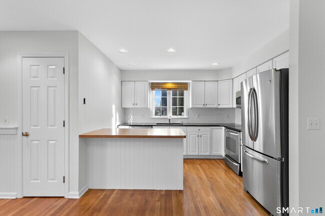 Building Photo - 30 Osborne Pl