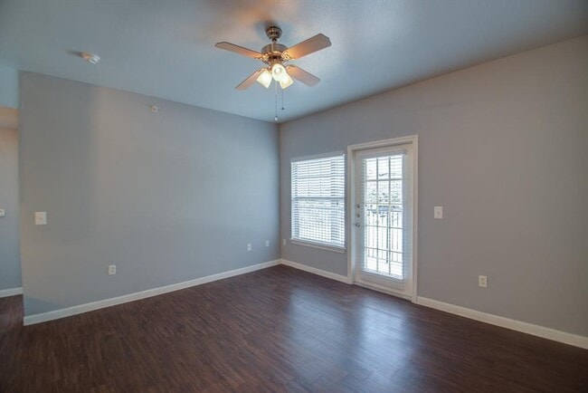 Building Photo - 2320 Gracy Farms Ln